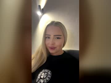 blonde8888