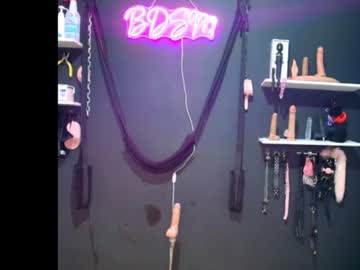 Leona_BDSM