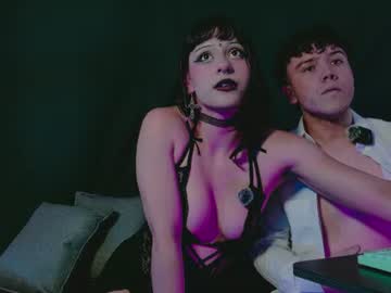 velvet_chains