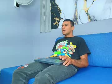 victor_guns